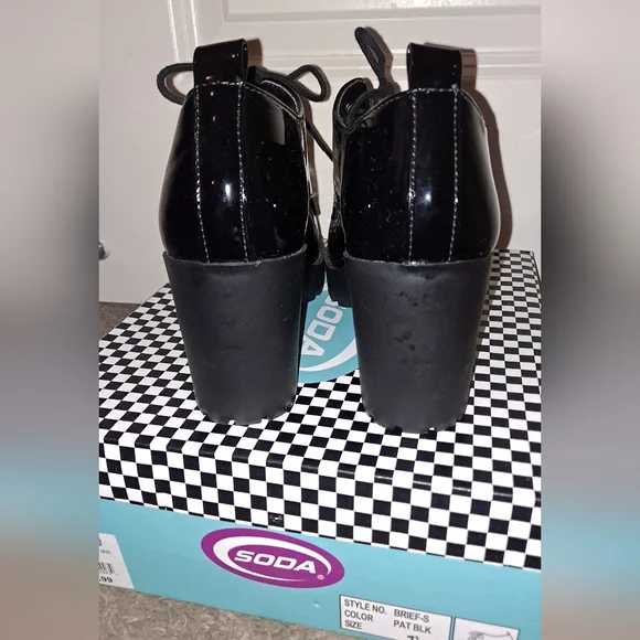 SODA Brief Lace Up Block Heel Womens Shoes Size 7.5 (used) - Picture 3 of 10